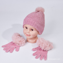 Chapeau et gants en tricot pour l&#39;enfant